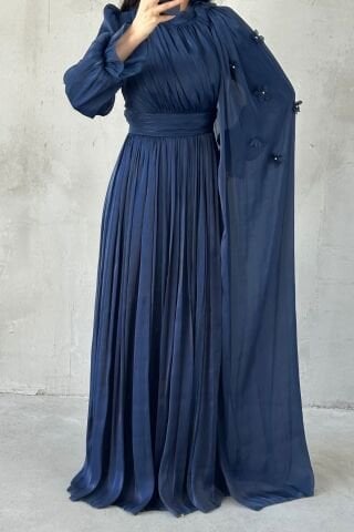 Zarif Çiçek Detaylı Janjan Tesettür Abiye Lacivert