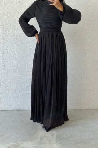 Draped Elegance Organza Hijab Evening Dress Black