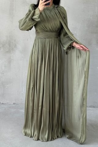 Zarif Çiçek Detaylı Janjan Tesettür Abiye Haki