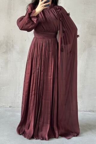 Zarif Çiçek Detaylı Janjan Tesettür Abiye Kahverengi