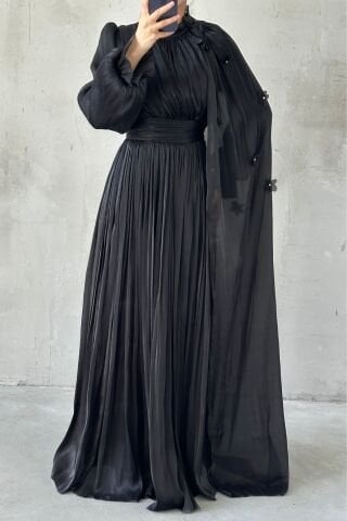 Zarif Çiçek Detaylı Janjan Tesettür Abiye Siyah