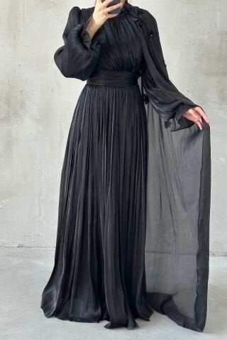 Zarif Çiçek Detaylı Janjan Tesettür Abiye Siyah