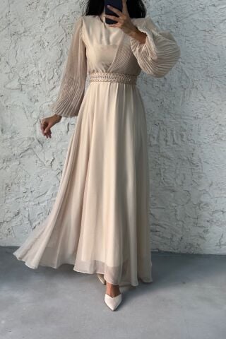Kolu Piliseli Beli Taşlı Şifon Tesettür Abiye Bej