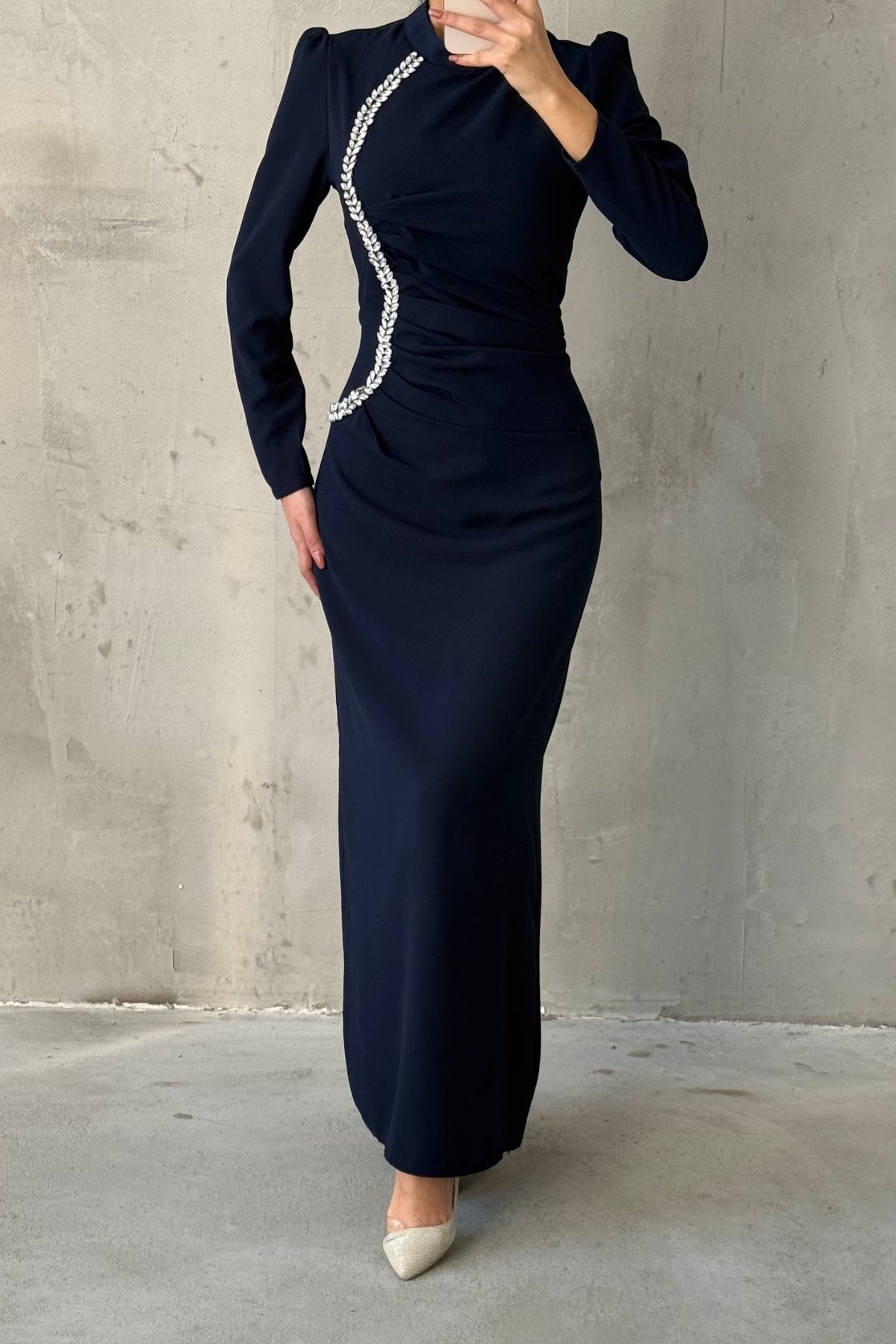 Belden Büzgülü Taşlı Krep Tesettür Abiye Lacivert