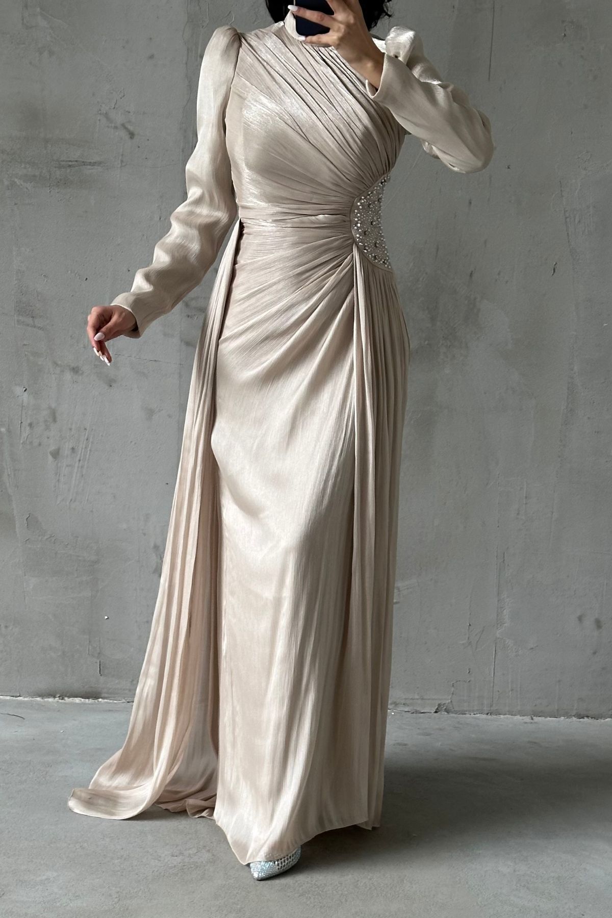 Eşsiz Tasarım Modern Süslemeli Janjan Tesettür Abiye Ekru