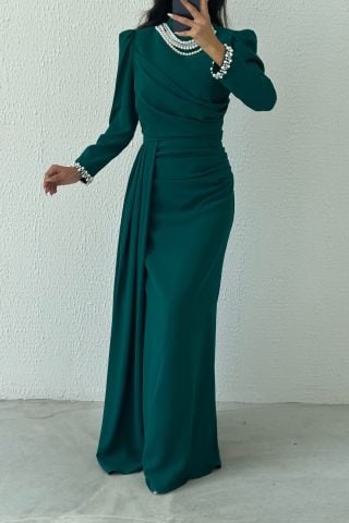 İncilerle Süslenmiş Şık Krep Tesettür Abiye Yeşil