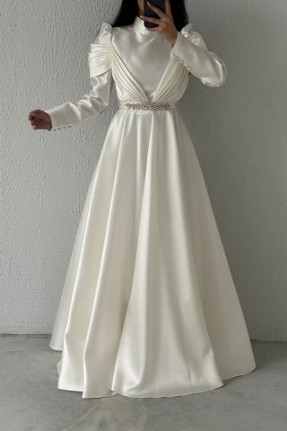 رمز الأناقة فستان سهرة من الساتان للحجاب إكرو