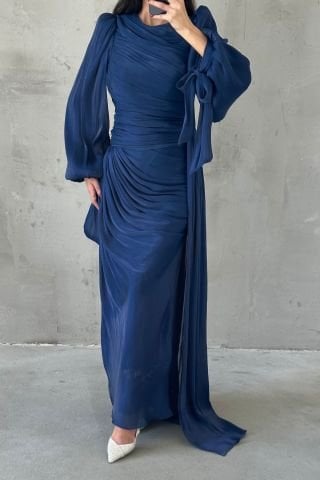 Akıcı Kumaş Kuyruk Detaylı Tesettür Abiye Lacivert