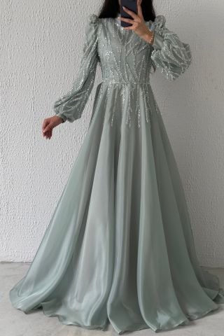 Sonsuz Şıklık: Organze İşlemeli Tesettür Abiye Mint Yeşili