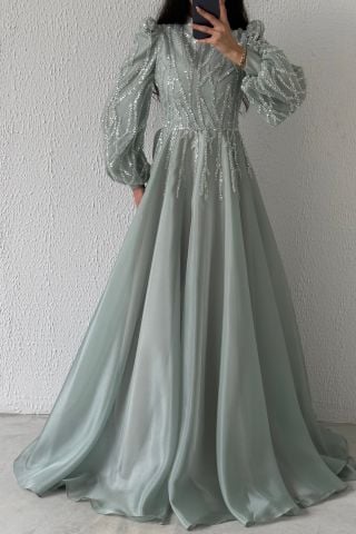 Sonsuz Şıklık: Organze İşlemeli Tesettür Abiye Mint Yeşili