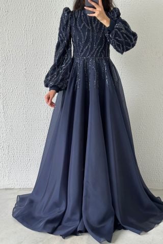 Sonsuz Şıklık: Organze İşlemeli Tesettür Abiye Lacivert