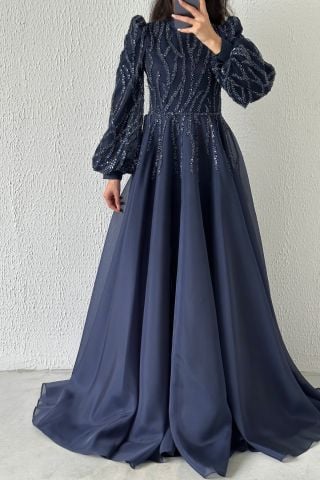 Sonsuz Şıklık: Organze İşlemeli Tesettür Abiye Lacivert