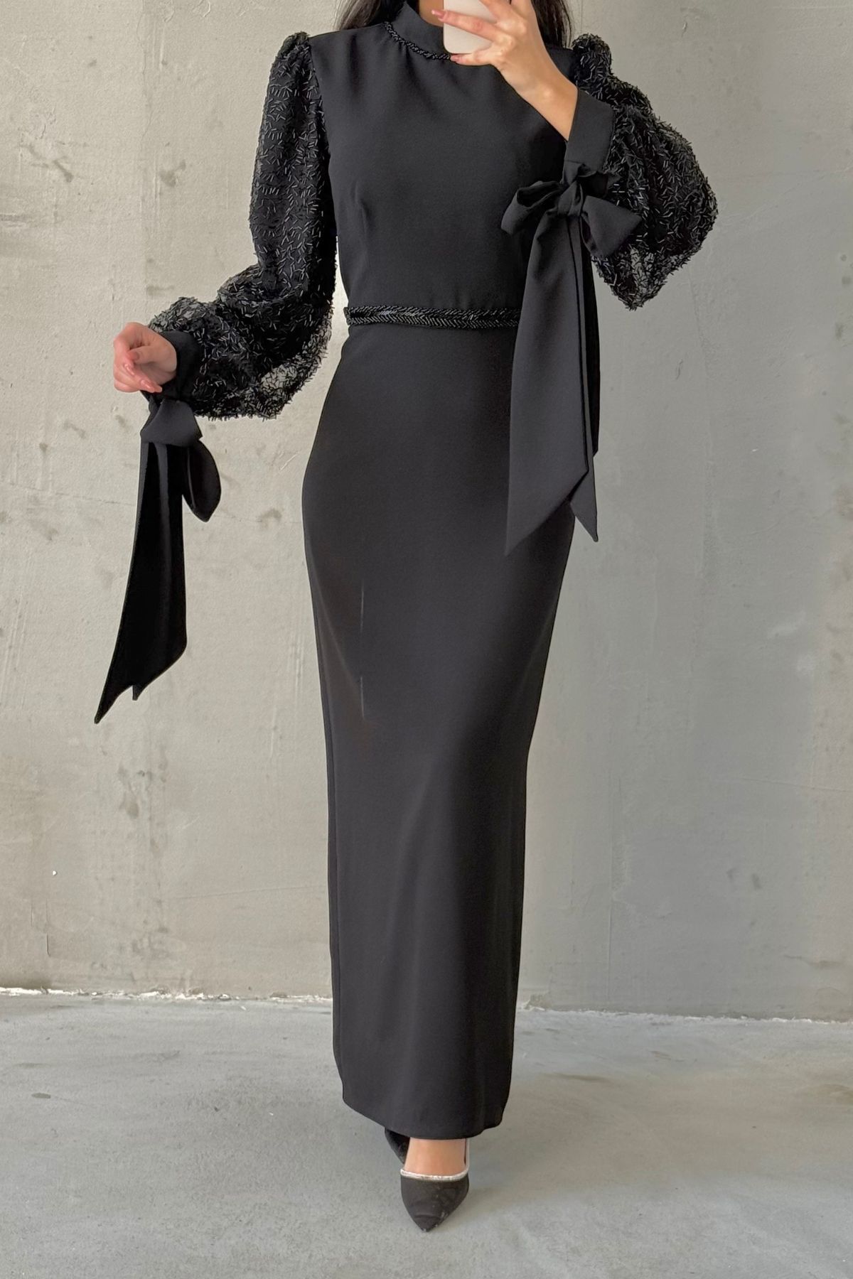 Krep Kumaş Zarif Kollu Tesettür Abiye Siyah