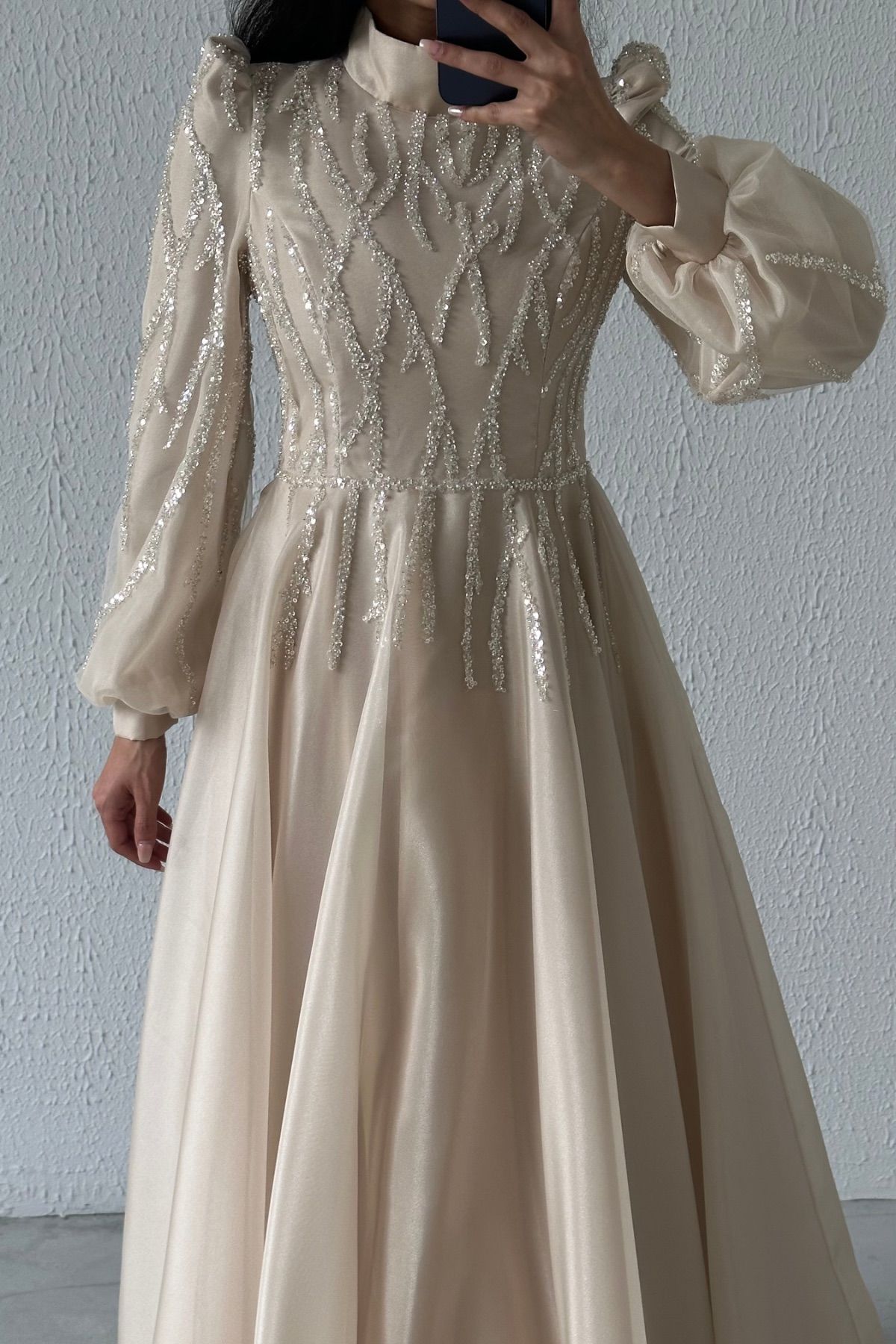 Sonsuz Şıklık: Organze İşlemeli Tesettür Abiye Taş