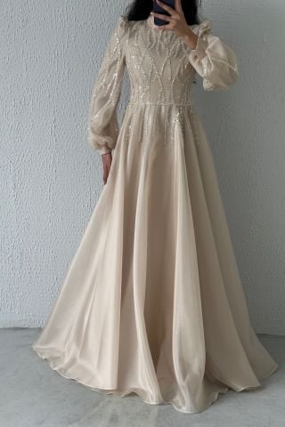 Sonsuz Şıklık: Organze İşlemeli Tesettür Abiye Taş