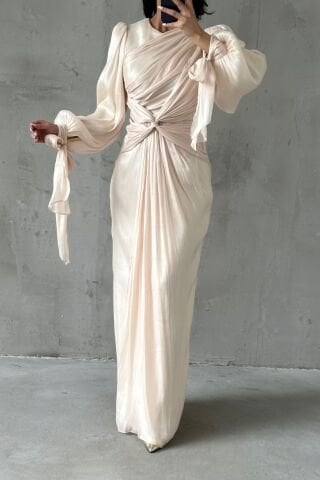 Zarif Tasarım Drape Detaylı Tesettür Abiye Ekru