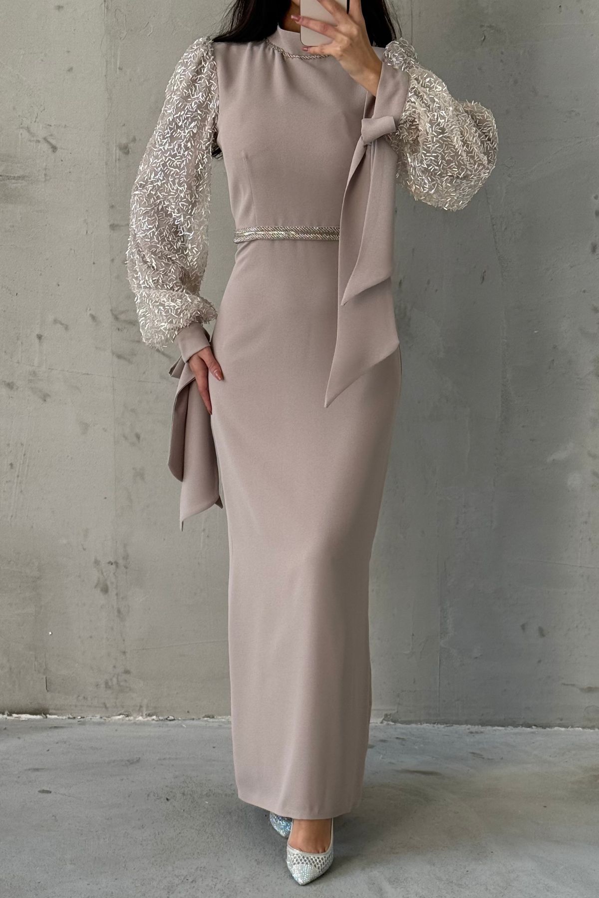 Krep Kumaş Zarif Kollu Tesettür Abiye Taş