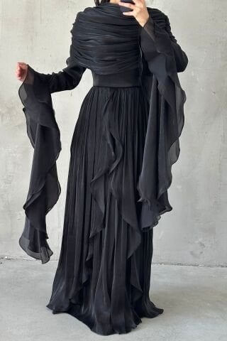Volan Detaylı Fırfırlı Janjan Tesettür Abiye Siyah