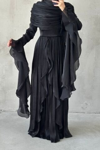 Volan Detaylı Fırfırlı Janjan Tesettür Abiye Siyah