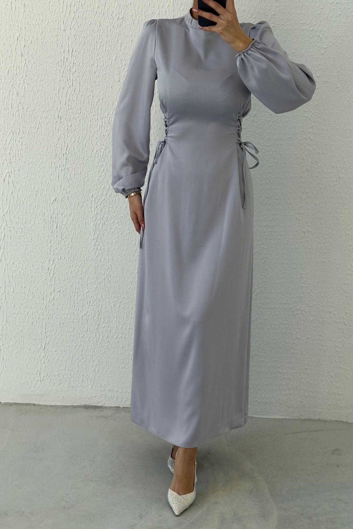 Belden Bağlama Detaylı Saten Tesettür Abiye Gri