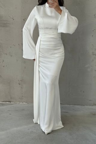 Kuyruk Detaylı Saten Tesettür Abiye Ekru