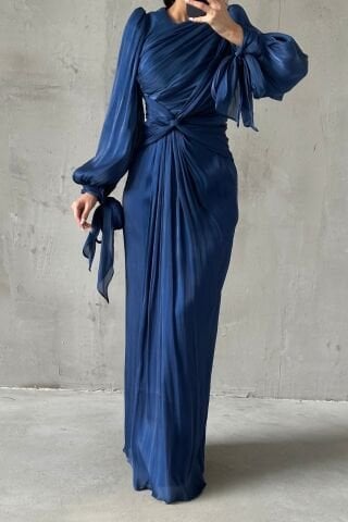 Zarif Tasarım Drape Detaylı Tesettür Abiye Lacivert