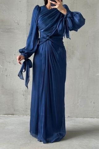 Zarif Tasarım Drape Detaylı Tesettür Abiye Lacivert