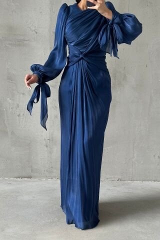 Zarif Tasarım Drape Detaylı Tesettür Abiye Lacivert