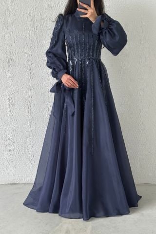 Rahat Bağlamalı Kol Detaylı Organze Tesettür Abiye Lacivert