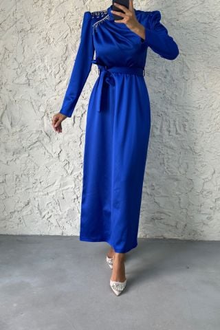 Omuzdan Taş Detaylı Kemerli Saten Tesettür Abiye Saks Mavisi