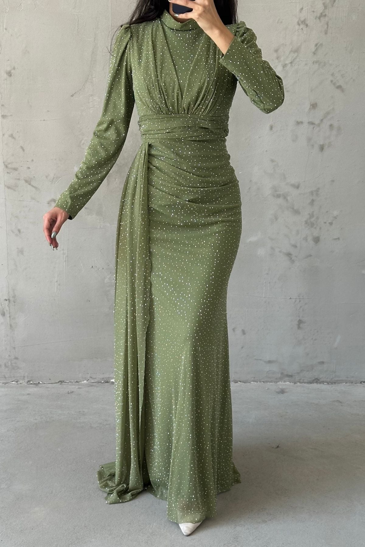 Pırıltılı Taş İşlemeli Tesettür Abiye Haki