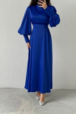 فستان سهرة أنيق بأكمام بالونية من الساتان للحجاب باللون الأزرق