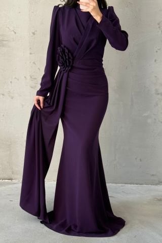 Kuyruklu Krep Kumaş Gül Detaylı Tesettür Abiye Mor