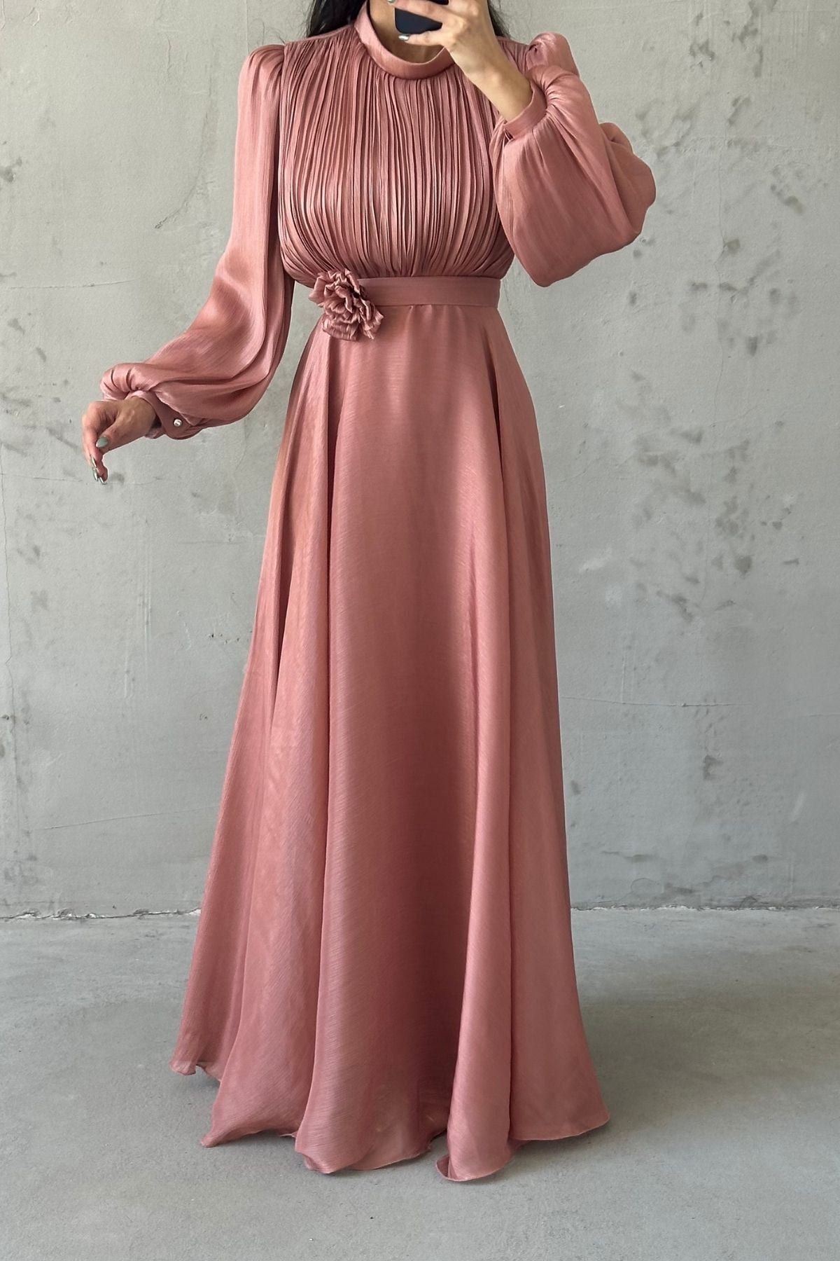 Modern Design Brooch Detailed Hijab Evening Dress Powder