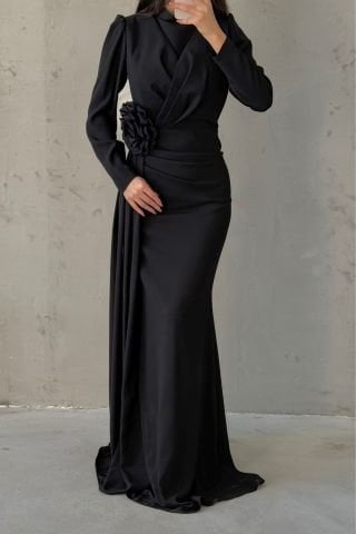 Kuyruklu Krep Kumaş Gül Detaylı Tesettür Abiye Siyah