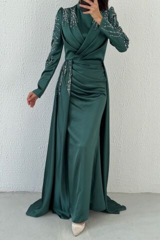 Pelerin Detaylı Taş İşlemeli Saten Tesettür Abiye Yeşil