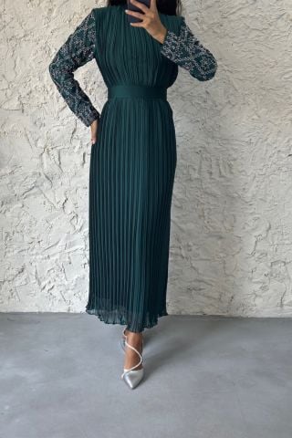 Kolu Boydan Taşlı Şifon Tesettür Abiye Koyu Yeşil