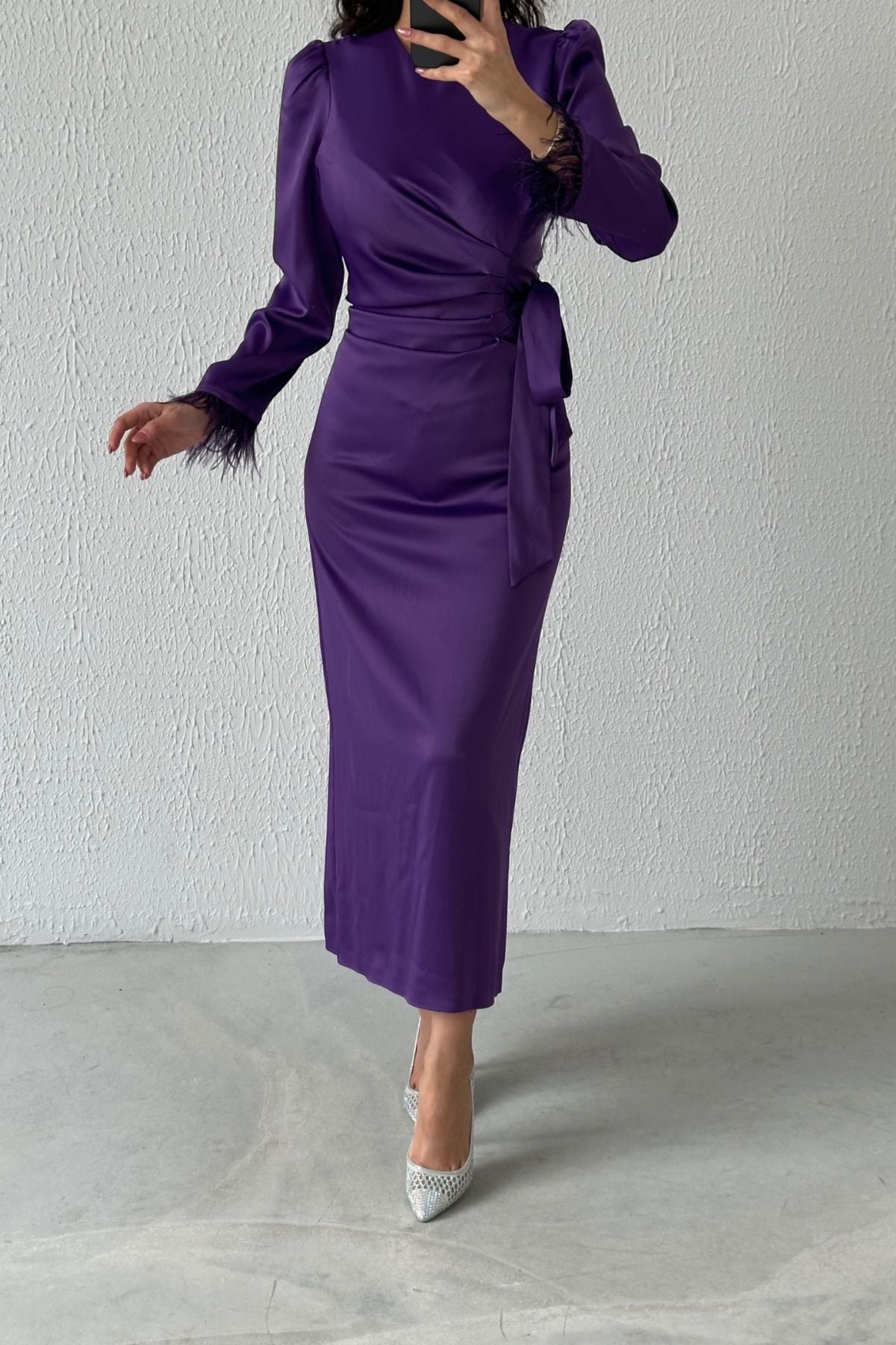 Kolu Tüylü Kalem Saten Tesettür Abiye Koyu Mor