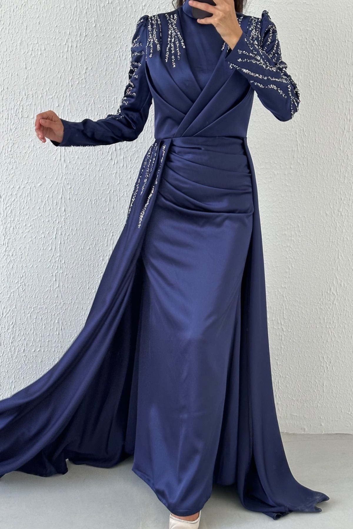 Pelerin Detaylı Taş İşlemeli Saten Tesettür Abiye Lacivert