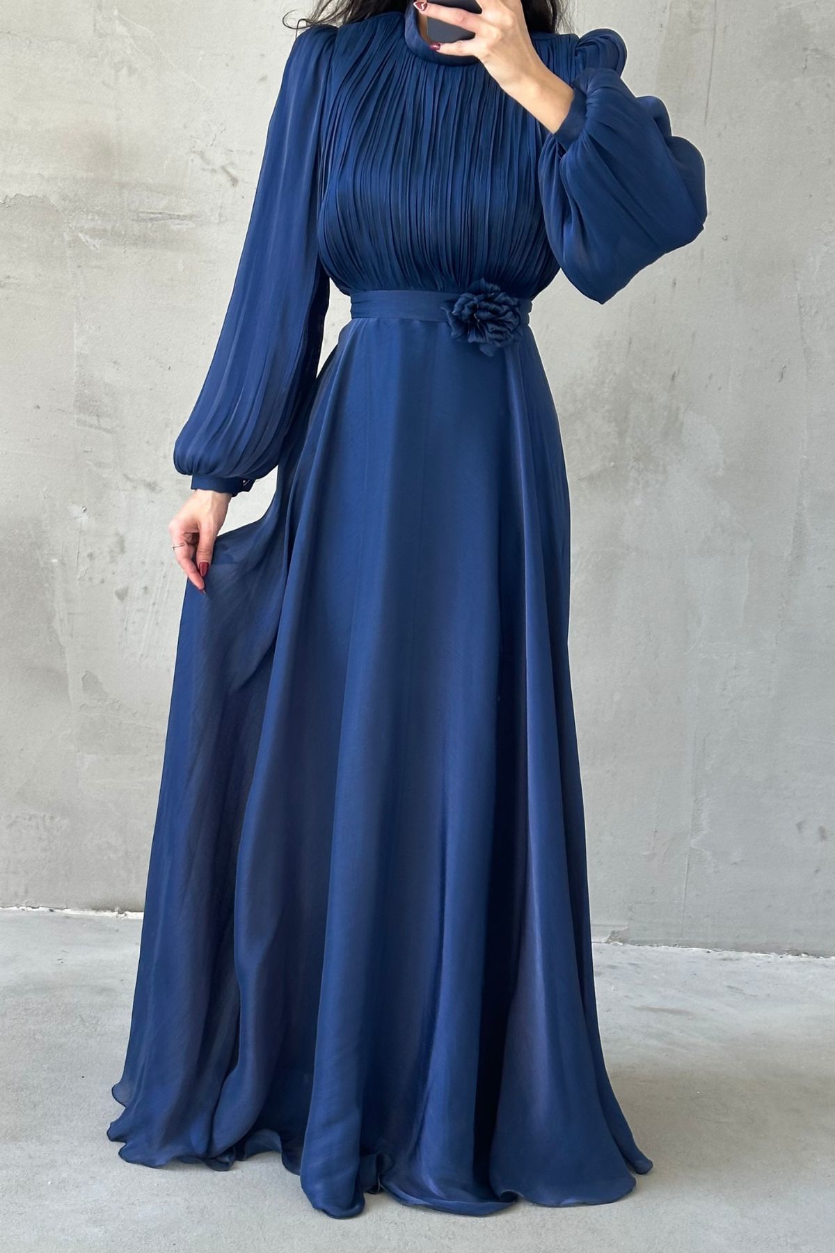 Modern Tasarım Broş Detaylı Tesettür Abiye Lacivert
