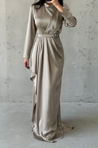 Gül Zarafetli Saten Tesettür Abiye Vizon