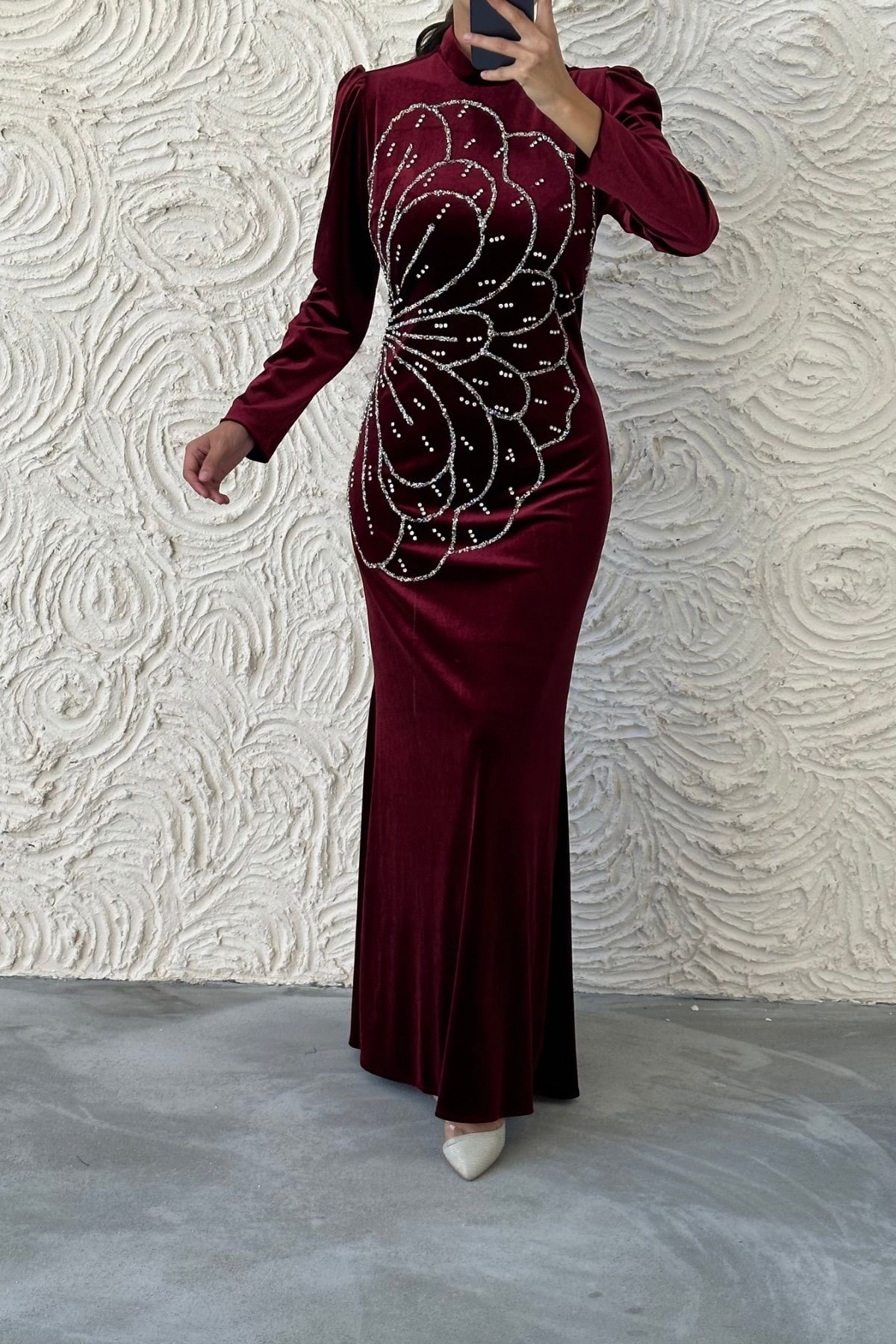 Unique Stone Embroidered Velvet Hijab Evening Dress Burgundy