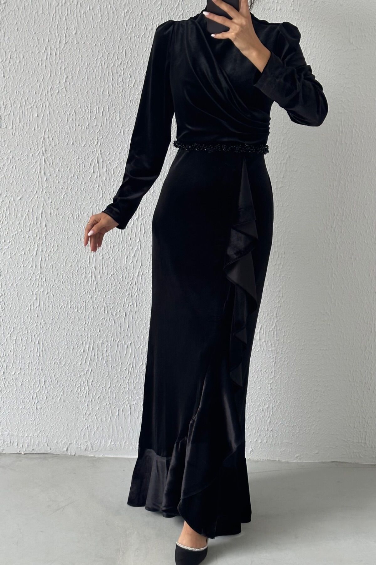 Belden Boncuk Detaylı Kadife Tesettür Abiye Siyah