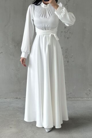 فستان سهرة أبيض من لينا حجاب