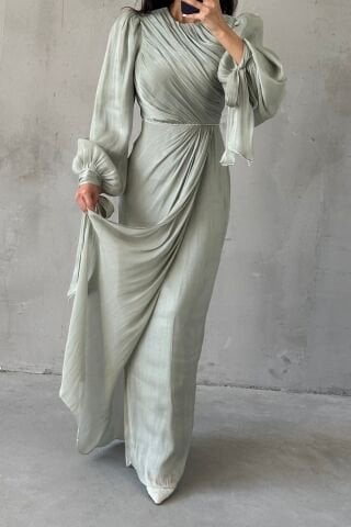 İncilerle Süslenmiş Zarif Tesettür Abiye Mint