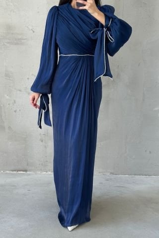 Elegant Hijab Evening Dress Embellished with Pearls Navy Blue