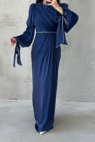 Elegant Hijab Evening Dress Embellished with Pearls Navy Blue
