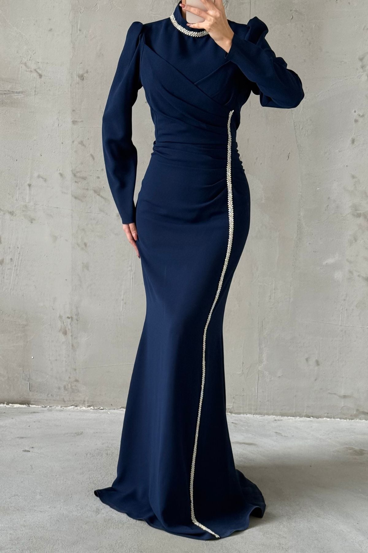 Şık Taş İşlemeli Krep Tesettür Abiye Lacivert