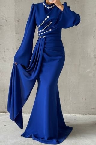 Kuyruklu İnce Taş Detaylı Krep Tesettür Abiye Saks Mavisi