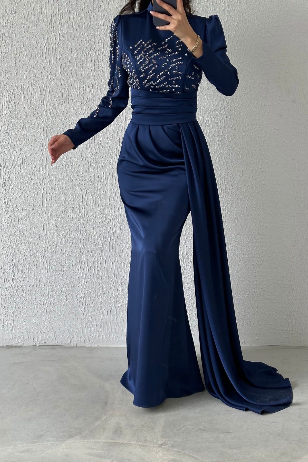 Pırıltılı Kuyruklu Saten Tesettür Abiye Lacivert